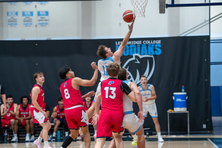 Kodiaks pick up wins on home court